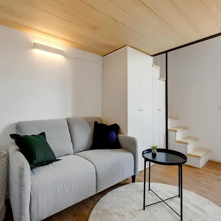Homeby, Cozy Penthouse Apartment *