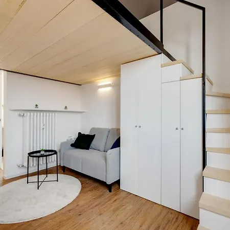 Apartment Homeby, Cozy Penthouse Milan