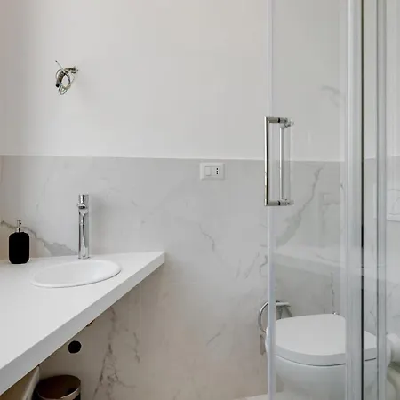 Apartment Homeby, Cozy Penthouse Milan